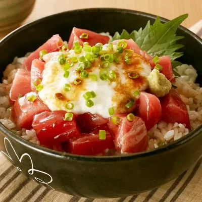 まぐろと長いもの２色丼