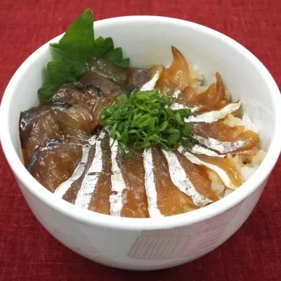 ５分で食卓へ♪アジの漬け丼