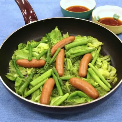 ウインナーと春野菜のフライパン蒸し