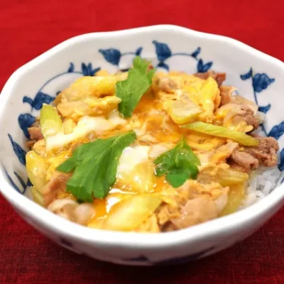 豚肉とセロリの卵とじ丼